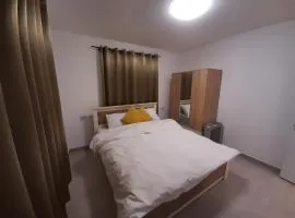 סראיא הוסטל תפוח
