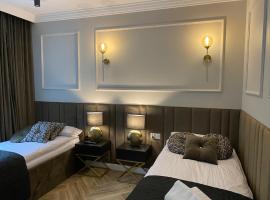 Family & Business Sauna Apartments No 11 Leśny nad Zalewem Cedzyna Unikat - 3 Bedroom with Private Sauna, Bath with Hydromassage, Terrace, Garage, Catering Options, ξενοδοχείο σε Kielce