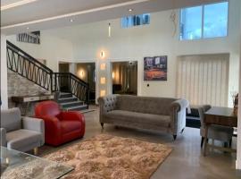 AlanVal Suites, hotel en Accra