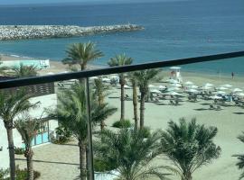 luxury sea view Address Hotel apartment Fujairah, hotel s jacuzzi v destinaci Fudžajra