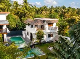 Aqua Suites