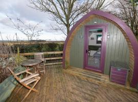 Seaways glamping, English Oak, hotel v destinaci Great Driffield