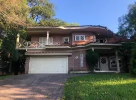Casa do Bosque, espaçosa e confortável em condominio espetacular, 5 min centro!