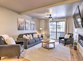 Brian Head Condo Near Lifts at Giant Steps!, хотел в Брайън Хед