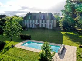 Au vieux Château บีแอนด์บีในVillotran