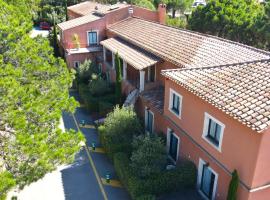 Hotel du Mas, hotel with pools in Vinassan