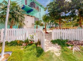 Almond Tree 3 at Island Cabanas Gold Standard Certified, hotel a Caye Caulker