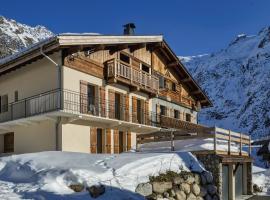 La Ferme à Roland ski in - ski out - Happy Rentals, hotel med parkering i Chamonix-Mont-Blanc