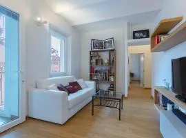 Bologna Saragozza District Apartment