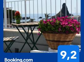 Casa Vacanze Caramagna, hotell i Aci Castello