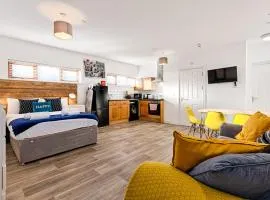 En-suite, Parking, Fully Equipped Kitchen!