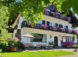 Pension Alpenhof, hotel em Bad Aussee