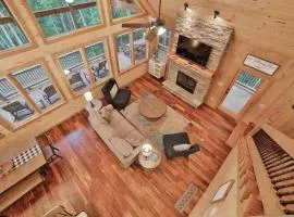 Mountain Hideaway with Hot Tub & Fire Pit
