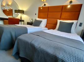 Hotel "Księżyc" w Świebodzicach – hotel w mieście Świebodzice