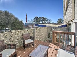 Stunning Hot Springs Condo on Lake Hamilton!, apartment in Hot Springs