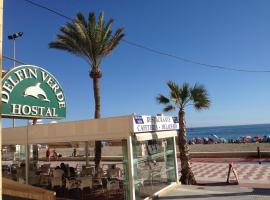Hostal Delfin Verde, hotel v destinácii Almería