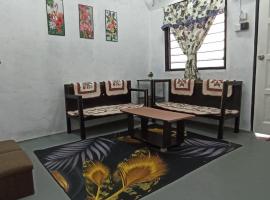 HOME2STAY CHE MAIL 2 KUALA ROMPIN, διαμέρισμα σε Kampong Perpat