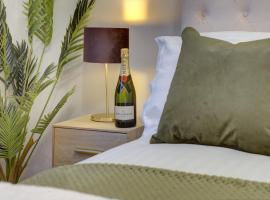 Kist Accommodates - Stylish Headingley Apartment - Parking - 500 mps WIFI, hotel cu parcare din Meanwood