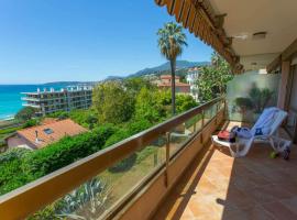 Appartement Menton, 2 pièces, 4 personnes - FR-1-196-178, hótel í Menton