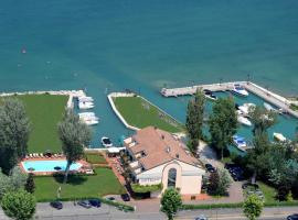 Yachting Hotel Mistral, hotel u četvrti Lugana u Srimioni, Sirmione