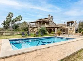 YourHouse Deulosal, apartment in rural house with pool