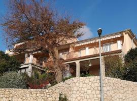 House Maca, hotel i Palit