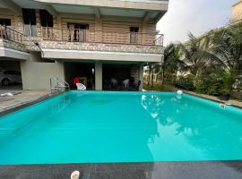 Neville's Villa - Pet friendly with Pool, hotel in Alibaug