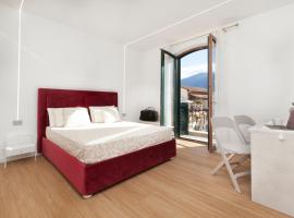 SARA LUXURY APARTMENT 1, luxury hotel in Sorrento