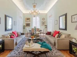 The Medieval Penthouse, Indulge among History in a Luxury 5 Bedrooms Apartment