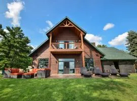 Cabin with Gradual Slope to Sandy Bottom Swimming!