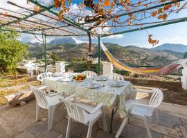 Casa Marcelino y Pepa Rosa, Hotel in Sella