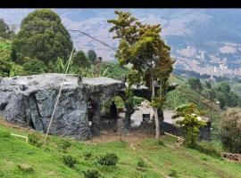 Glamping Spa & Coffee Tour, glamping site in Medellín