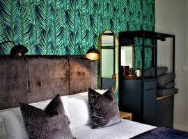 The Executive Bed and Breakfast, hotel dicht bij: East London Museum, East London