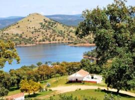 Finca La Vicaria ROMERO, hotel in Zufre