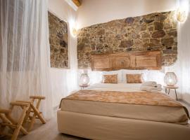 Moon's Tower suite&rooms, hotel i Portoscuso