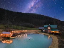 The Olde Homestead with Mtn Views Near Coudersport, hotel a Coudersport