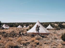 Wander Camp Grand Canyon, місце для глемпінгу у місті Валл