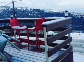 Sunset B&B, hotel i Ein Kinya