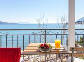 Ligia Waterfront Apartments, hotel with parking in Lygia