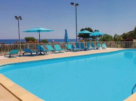 studio à 100m de la plage et de la piscine, hôtel à Cervione