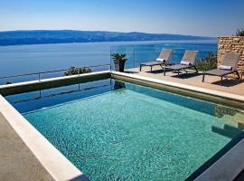 Villa Dispet, sea view, pool, jacuzzi, sauna, cinema
