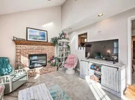East Earl Retreat with Hot Tub Less Than 4 Mi to Town!