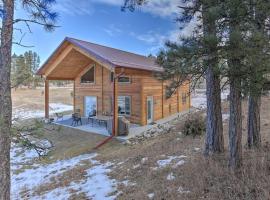 Cozy and Private Custer Cabin with Hiking On-Site, hotel Custerben