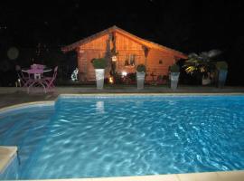 Villa d'une chambre avec piscine privee sauna et jardin clos a Allinges, hotel v mestu Allinges