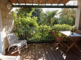 La maison botanique, hotel con estacionamiento en Castillon-la-Bataille