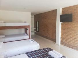 HOTEL CASA VERDE, hotell sihtkohas Burrero