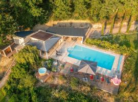 Les Cazettes, Hotel in Damiatte