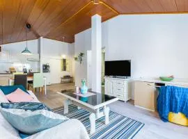 LARA apartment by the sea & park