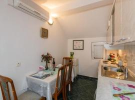 Apartments Roda, hotel in Supetar