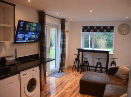 The Annexe @ Woodland, hotel with parking in Bury